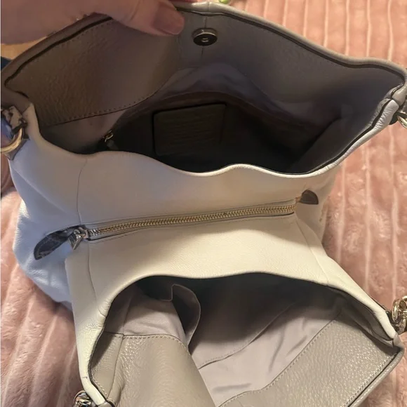 Coach Gray and Cream Shoulder Bag - Picture 5 of 7